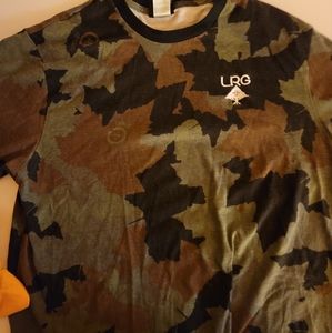 LRG CAMO LEAF TEE